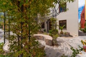 FN425 -2bed 32bath Property with Great Location