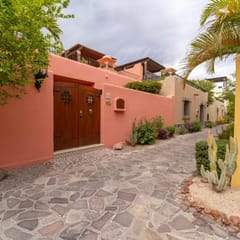 FN192 -1 Bed 1 Bath Casa Chica with terrace and great views!