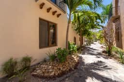 AV254 - Charming 2-Bedroom Oceanview Retreat - Image 2