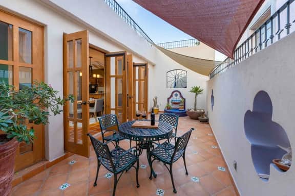 FN65 -Spacious 2 Bed with Excellent Location - Image 5