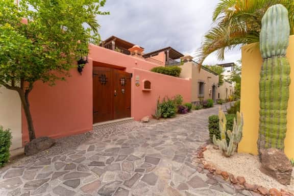 FN192 -1 Bed 1 Bath Casa Chica with terrace and great views! - Image 2