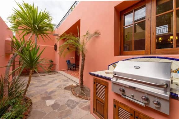 FN192 -1 Bed 1 Bath Casa Chica with terrace and great views! - Image 3