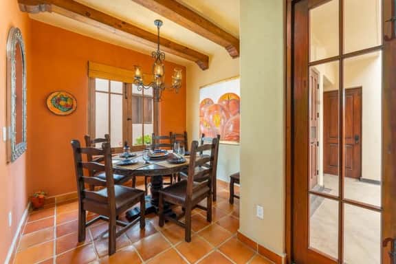 FN425 -2bed 32bath Property with Great Location - Image 5